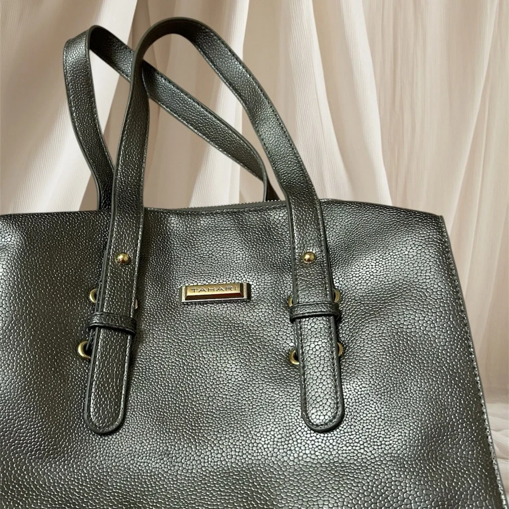 Tahari metallic Peeble textured handbag - Picture 2 of 4
